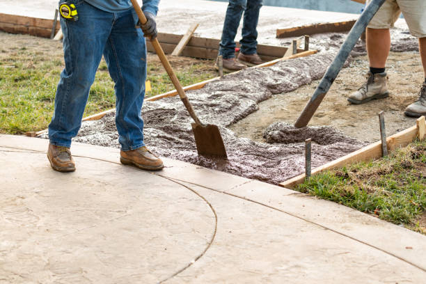 Best Custom Concrete Contractor  in Athens, MI